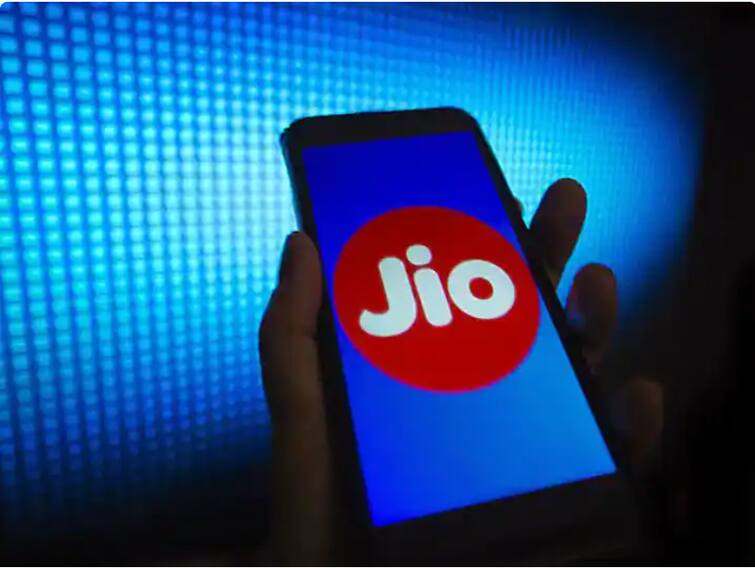 Reliance Jio India cheapest prepaid recharge plan backed by Jio within 24 hours Reliance Jio : भारतातील सर्वात स्वस्त प्रीपेड रिचार्ज प्लॅन 24 तासाच्या आत जीओने घेतला मागे