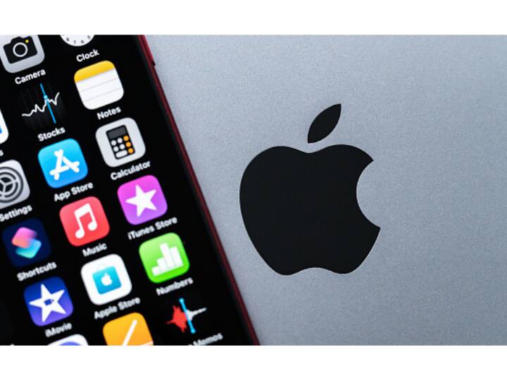 Vijay Sales First Anniversary Apple Days Offers Huge Discount on iPhone Series Macbook Know Details Apple Days: యాపిల్ ఫోన్లు, మ్యాక్‌బుక్‌లపై భారీ తగ్గింపులు.. ఐఫోన్ 13 అంత తక్కువ ధరకా?