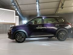 Kia Carens revealed: Kia એ SUV Carens પરથી ઉઠાવ્યો પડદો, જાણો કેવા છે ફીચર્સ