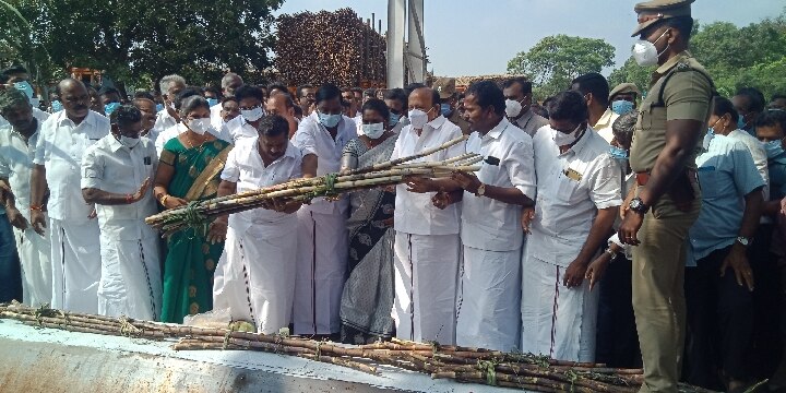 மார்கழி பிறந்தது...! -வீதிகளை அலங்கரிக்கும் பூக்கோலங்கள்...!