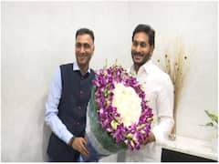 Cm Jagan: సీఎం జగన్ తో ఫ్లిప్ కార్ట్ సీఈవో భేటీ... విశాఖలో పెట్టుబడులు పెట్టాలని కోరిన సీఎం