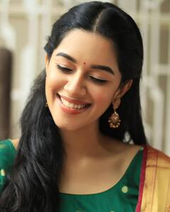 Mirnalini ravi hd Photos முன் அந்தி சாரல் நீ .. மிருணாளினி ரவியின் லேட்டஸ்ட் புகைப்படங்கள்..