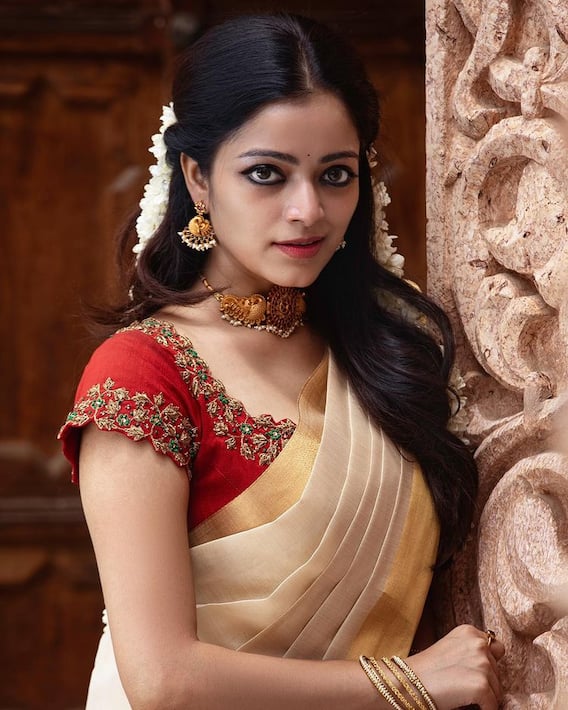 Actress Janani : ’தெகிடி’ ஜனனி, சாதிப்பெயரை நீக்க காரணம் இதுதானா?