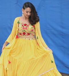 In Pics: ‘दिल दोस्ती दुनियादारी’ फेम स्वानंदीचं लेटेस्ट फोटोशूट