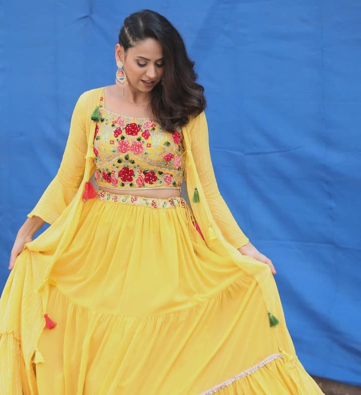 या मालिकेने आणि यातील कलाकारांनी सर्वच प्रेक्षकांवर भुरळ पडली होती, यातूनच एक चेहरा समोर आला तो म्हणजे स्वानंदी टिकेकर. (photo: swananditikekar/ig)