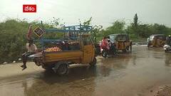 ఆ రోడ్డులో వెళ్లాలంటే గుండె ధైర్యం కావాలి..