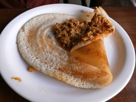 Special Tiffin: దోశ విత్ ఖీమా.. పూరీ విత్ ఖీమా.. ఈ కాంబినేషన్లో టిఫిన్ టేస్టే వేరప్పా.. Special Tiffin: దోశ విత్ ఖీమా.. పూరీ విత్ ఖీమా.. ఈ కాంబినేషన్లో టిఫిన్ టేస్టే వేరప్పా..