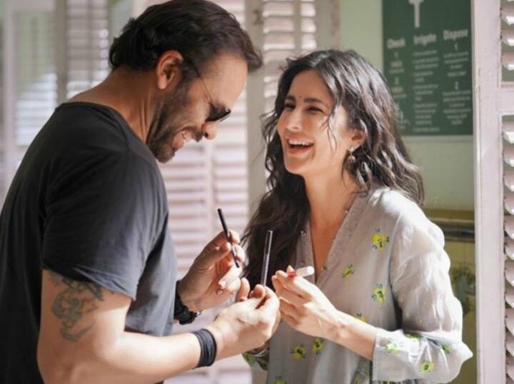 कैटरीना कैफ की शादी के रिसेप्शन में आने वालों में एक नाम डायरेक्टर रोहित शेट्टी का भी है. हाल ही में रोहित के साथ कैट की फिल्म सूर्यवंशी आई हैं.