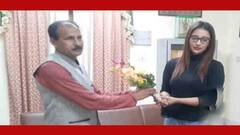 BJP : বাঁকুড়ায় বাম নেতা-নেত্রীর বাড়িতে বিজেপি বিধায়ক, তুঙ্গে জল্পনা। Bangla News