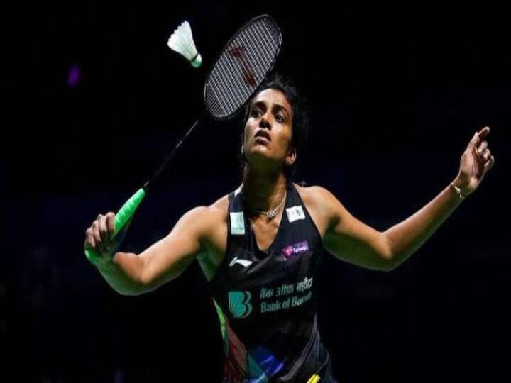 BWF World Championships 2021: PV Sindhu beats Chochuwong in straight games to reach Quarter finals PV Sindhu | உலக பேட்மிண்டன் சாம்பியன்ஷிப்: 7-வது முறையாக காலிறுதிக்கு முன்னேறி சிந்து அசத்தல் !