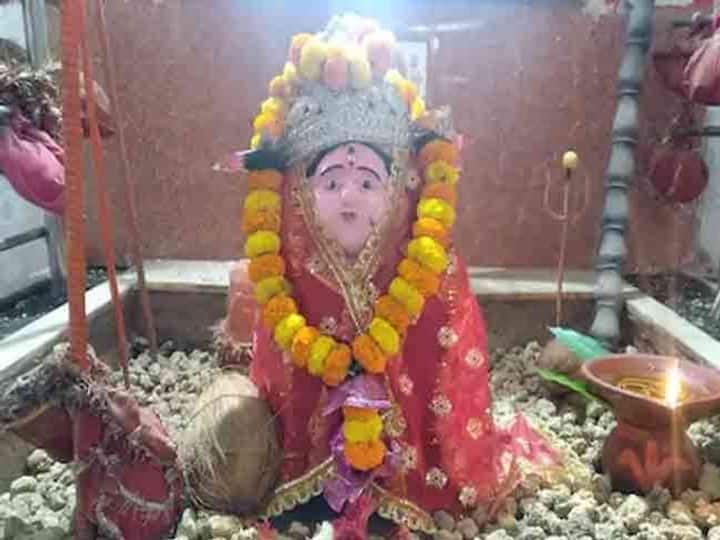 Vandevi Mandir: वनदेवी मंदिर में मां को फल-फूल नहीं बल्कि पत्थर चढ़ाए जाते हैं, होती है सभी मनोकामना पूरी, जानें