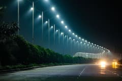 ORR Lighting Photos: ఓఆర్ఆర్ జిల్ జిల్ జిగేల్.. ఔటర్‌ రింగు రోడ్డుపై ఎల్‌ఈడీ వెలుగులు