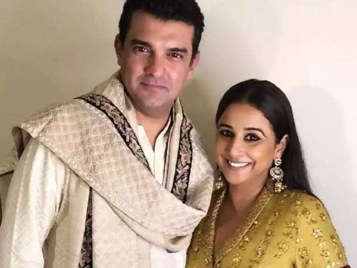 विद्या बालन ने बॉलीवुड के मशहूर प्रोड्यूसर सिद्धार्थ रॉय कपूर के साथ साल 2012 में शादी कर ली थी. इन्हें आज तक कोई संतान नहीं हुई जबकि सिदार्थ की पहली दो शादियों से बच्चे हैं. विद्या बालन ने हमारी अधूरी कहानी, कहानी, कहानी-2, इश्किया, हे बेबी और भूल भुलैया जैसी सफल फिल्मों में काम किया.