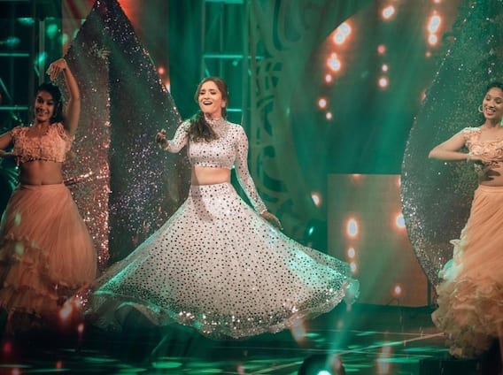 Ankita Lokhande Dabang Dulhan: दबंग दुल्हन के अवतार में अंकिता लोखंडे ने दिखाया अपना जलवा, डांस से फ्लोर पर लगा दी आग