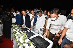 ORR Lighting Photos: ఓఆర్ఆర్ జిల్ జిల్ జిగేల్.. ఔటర్‌ రింగు రోడ్డుపై ఎల్‌ఈడీ వెలుగులు