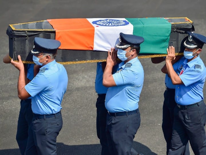 CDS Chopper Crash: Group Captain Varun Singh To Be Cremated With Full Military Honours Today In Bhopal CDS Chopper Crash: Group Captain Varun Singh To Be Cremated With Full Military Honours Today In Bhopal
