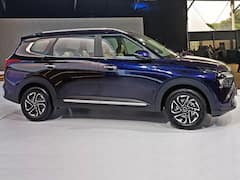 Kia Carens First Look Review: पहली बार देखने पर कुछ ऐसी लगी किआ कैरेंस, डिटेल में जानें सब कुछ