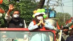 KMC Election 2021: ভ্রাতৃবধূ জুঁই বিশ্বাসের সমর্থনে মিছিল অরূপ বিশ্বাসের | Bangla News