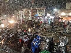 Fresh Snowfall Manali: मनाली में हुई सीजन की पहली बर्फबारी, सफेद चादर में लिपटा मॉल रोड, देखें तस्वीरें