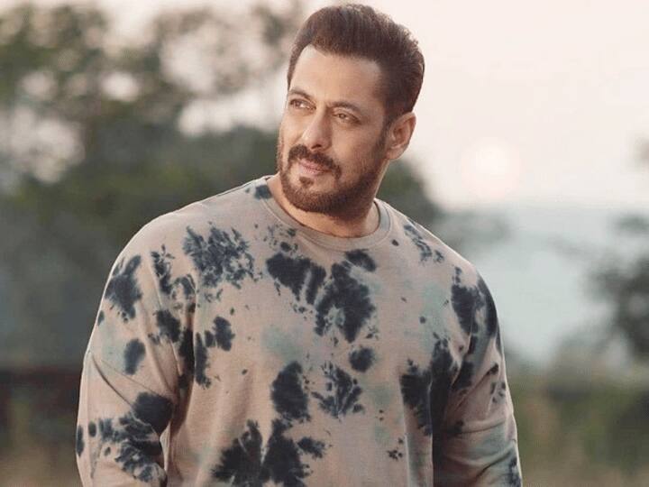 Salman Khan bitten by non-venomous snake at his Panvel farmhouse discharged after treatment details inside સલમાનને ક્યો સાપ કરડ્યો હતો કે રાત્રે ત્રણ વાગ્યે હોસ્પિટલમાં કરવો પડ્યો દાખલ? બર્થ ડે સેલિબ્રેટ કરવા ગયેલો ફાર્મહાઉસ ને....