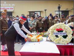 PHOTOS: पंचतत्व में विलीन में हुए Group Captain Varun Singh, पिता बोले- मेरा बेटा फाइटर था, आंसू बहाने का वक्त नहीं
