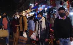 दिल्ली में कोरोना के खिलाफ लोग कितने सचेत, सरोजिनी नगर मार्केट से देखिए ग्राउंड रिपोर्ट