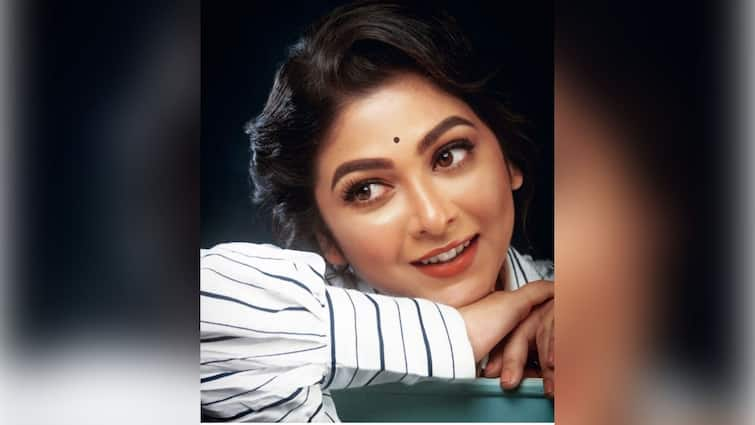 Actress Payal Dey is returning to the lead character of Daily Soap Entertainment News: 'সোনা রোদের গান'-এর হাত ধরে ধারাবাহিকের কেন্দ্রীয় চরিত্রে ফিরছেন অভিনেত্রী পায়েল দে