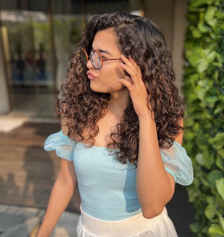 अभिनेत्री मिथिला पालकर तिच्या अभिनयासह बोल्ड अवतारासाठीही ओळखली जाते. ती नेहमीच सोशल मीडियावर विविध फोटो शेअर करत असते. (photo:mipalkarofficial/ig)