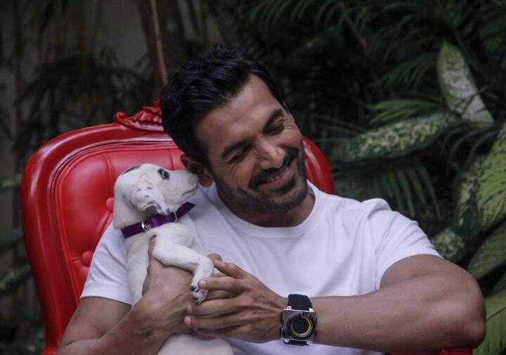 जॉनचा जन्म 17 डिसेंबर 1972 रोजी केरळमध्ये झाला. (photo:thejohnabraham/ig)