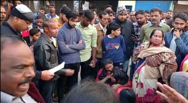 UP News: प्रयागराज में दबंगों ने घर में घुसकर अधेड़ की पीट-पीटकर की हत्या, माफिया अतीक अहमद के करीबियों पर है कत्ल का आरोप