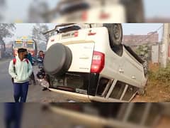 Siwan News: चलते-चलते बीच सड़क पर फिल्मी स्टाइल में पलट गई कार, 12 घंटे में इस तरह के दो हादसे, एक शख्स की मौत