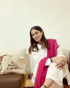 Shraddha Arya Photos: श्रद्धा आर्या का देसी अवतार कर देगा इंप्रेस, तस्वीरों में देखें कैसे सूट-सलवार में ढहाती हैं फैंस पर कहर