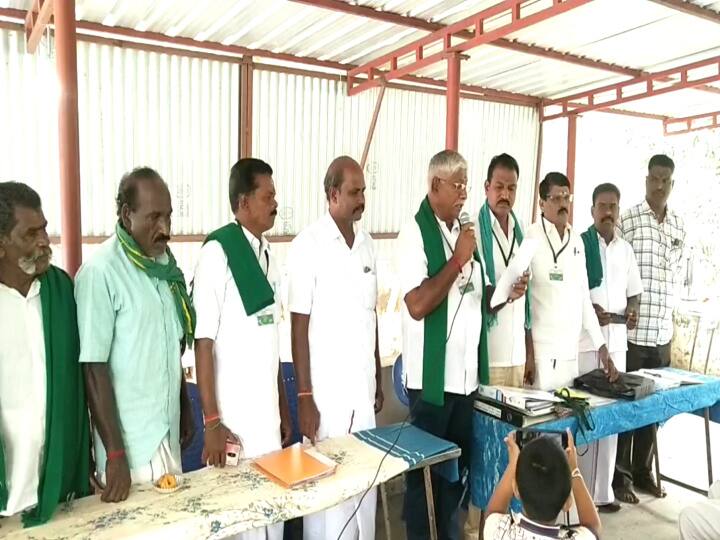 Farmers complain of corruption in Mayiladuthurai மயிலாடுதுறையில் தூர்வாருவதில் முறைகேடுகள் நடப்பதாக விவசாயிகள் புகார்