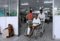 Doctors Strike: दिल्ली में रेजिडेंट डॉक्टरों की हड़ताल से बढ़ेगी मरीजों की परेशानी, आज से OPD और इमरजेंसी सेवाएं बंद