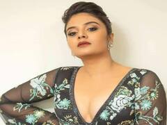 பம்பர பம்பரக்கண்ணாலே லே லே லே... நடிகை ஸ்ரீமுகி லேட்டஸ்ட் ஹாட் போட்டோஸ்..!