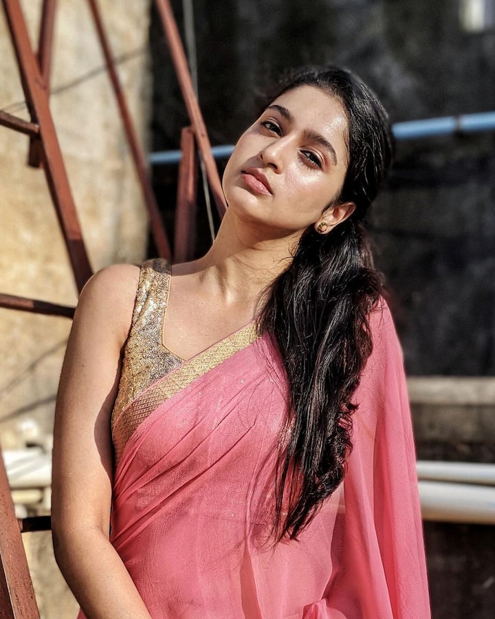 என் காதல் நான் சொல்லி  இதயத்தை நான் தந்தேன் பெண்ணே  உன் உயிரில் என் உயிரை தைத்தாயே