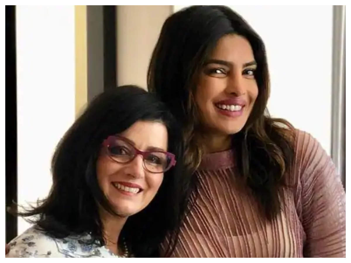 Priyanka Chopra की बड़ी बहन जैसी दिखने वाली सासू मां कोई आम लेडी नहीं, खूबसूरती में देसी बहू को भी देती हैं टक्कर