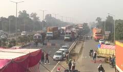 ठेका मुलाजिमों ने अमृतसर-दिल्ली हाईवे किया जाम, रेगुलर करने की कर रहे मांग