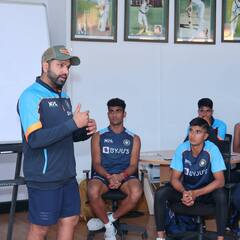 தென்னாப்பிரிக்காவில் அனுபவங்களை பகிரும் சீனியர்கள்... இந்திய கிரிக்கெட் அணியின் இதமான ஆலோசனை நேரம்!