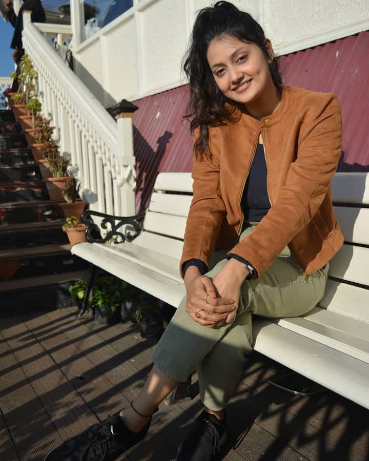 Ennenno Janmala Bandham Deb jani Modak Photos | Ennenno Janmala Bandham ...