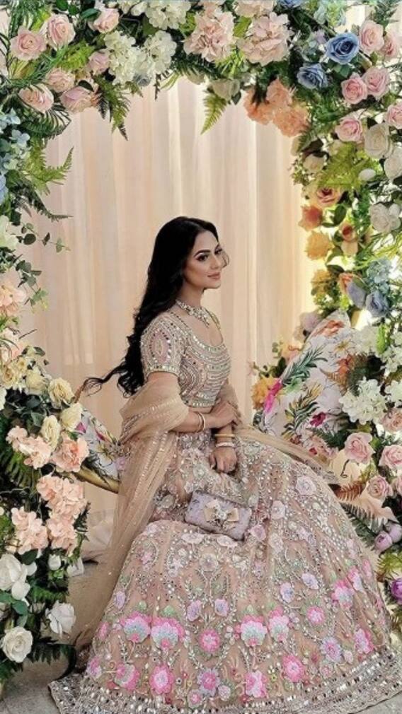 কাকে 'ভালোবাসি' বললেন নুসরত?