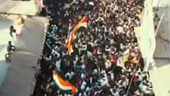 Rahul- Priyanka की पदयात्रा में उमड़ा लोगों का हुजूम, तस्वीरों में देखिए | Amethi