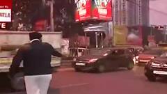 KMC Election 2021: পুরভোটের আগের দিনই নাকা চেকিংয়ে অস্ত্র-সহ গ্রেফতার ১ । Bangla News