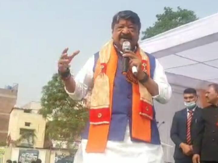 Indore News: कैलाश विजयवर्गीय का विवादित बयान, कहा- 'कोई भी इंसान धर्मनिरपेक्ष नहीं, जो धर्मनिरपेक्ष है वह जानवर है' Kailash Vijayvargiya bjp leader says in indore madhya pradesh No man is secular he who is secular is an animal ann Indore News: कैलाश विजयवर्गीय का विवादित बयान, कहा- 'कोई भी इंसान धर्मनिरपेक्ष नहीं, जो धर्मनिरपेक्ष है वह जानवर है'