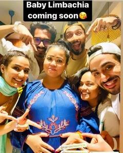 Bharti Singh Baby Bump: 37 की उम्र में पहली बार मां बनने जा रही हैं भारती सिंह, पति हर्ष के साथ फ्लॉन्ट किया बेबी बंप