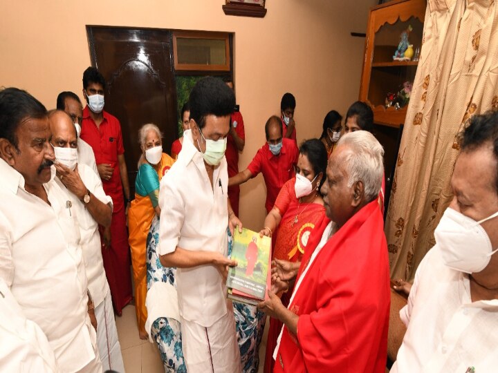 CM Stalin meets Bangaru Adigalar | பங்காரு அடிகளாரை சந்தித்து நலம் விசாரித்த முதலமைச்சர் ஸ்டாலின்..!