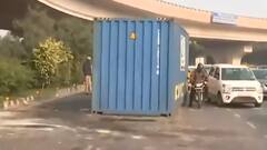Delhi में बड़ा हादसा, ऑटो के ऊपर पलटा कंटेनर... 4 की मौत