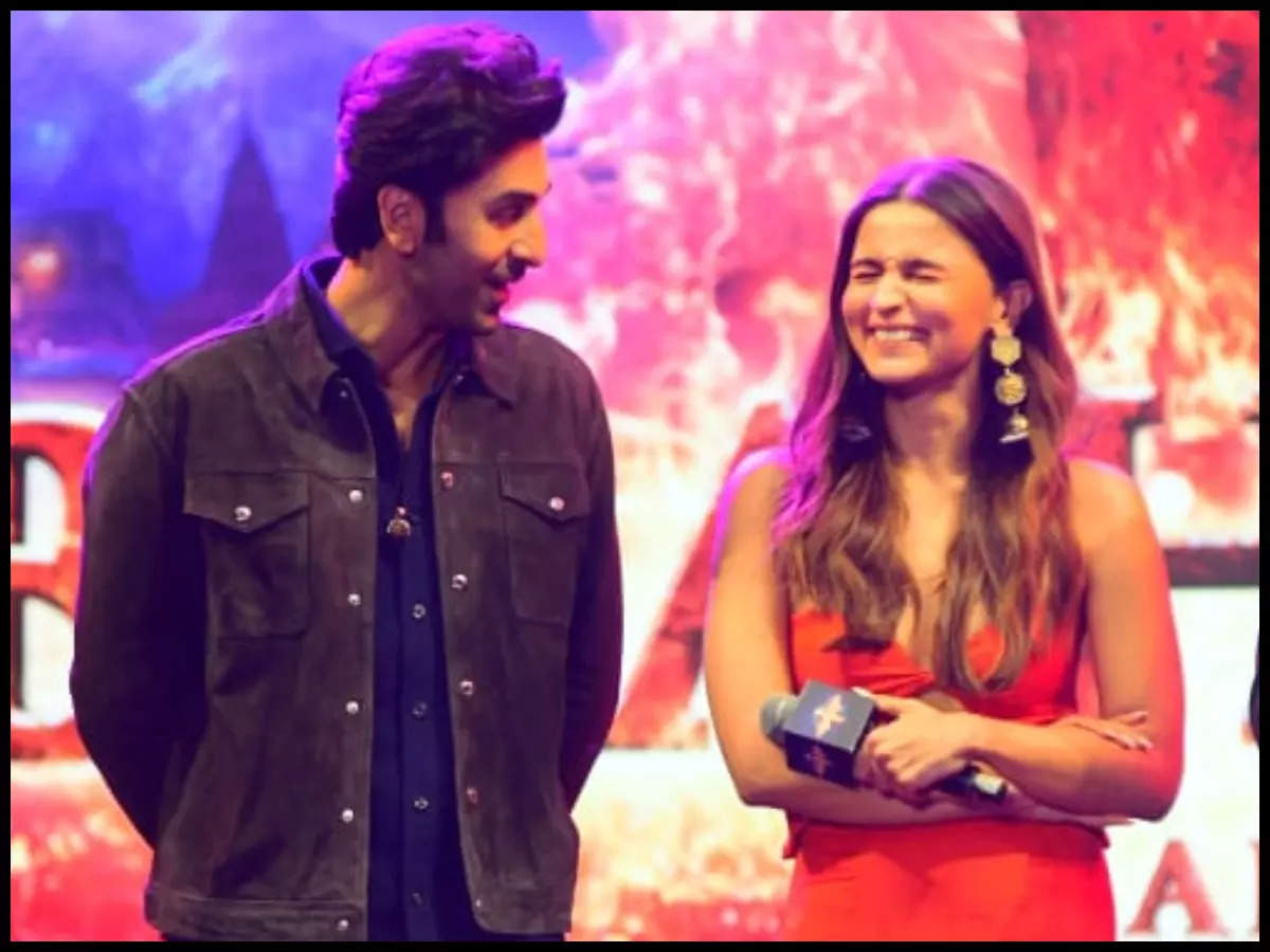 Ranbir Kapoor Revealed That Alia Bhatt Sent Him A Photo In 2017, And ...