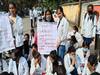 Chhattisgarh News: फिजियोथेरिपी कॉलेज के छात्रों ने खून से लिखा स्वास्थ्य मंत्री को पत्र, जानिए क्या है उनकी मांग