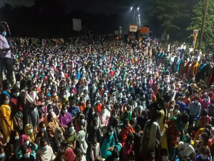 Tamil Nadu: Thousands Of Women Block Road Demanding Details About 8 'Missing' Co-Workers, Traffic Hit In Chennai-Bengaluru Highway